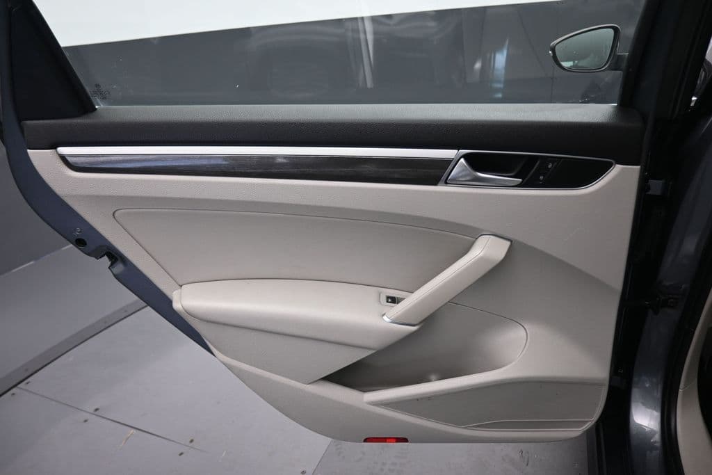2017 Volkswagen Passat 1.8T SE, photo 30 of 56