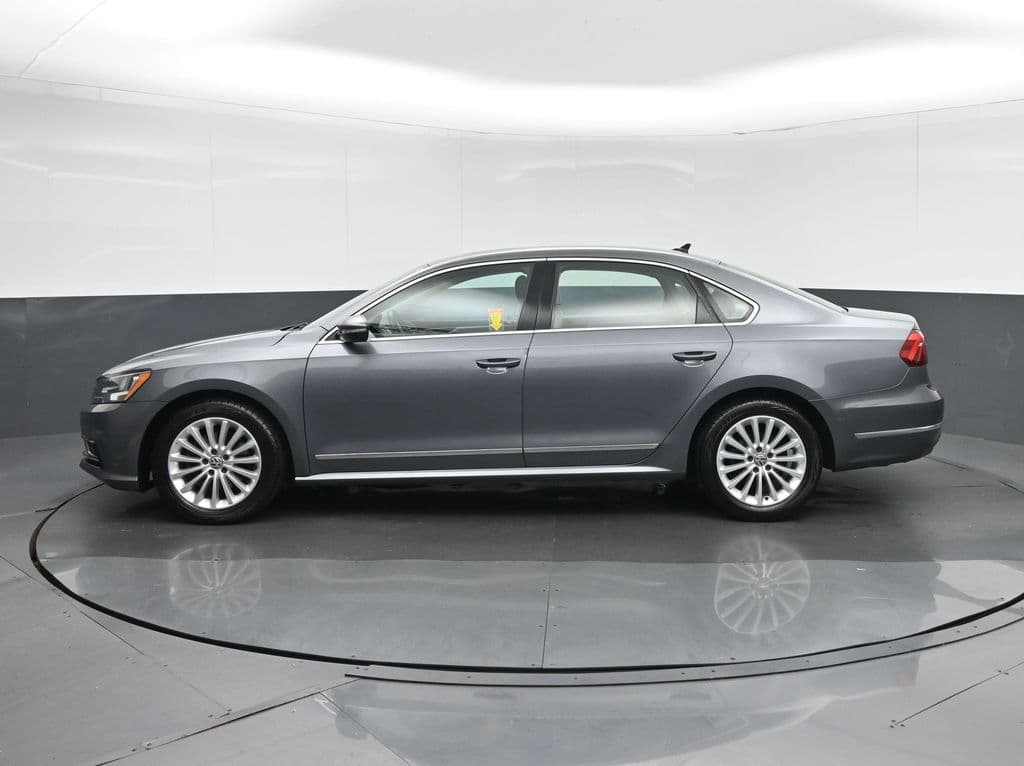 2017 Volkswagen Passat 1.8T SE, photo 4 of 56