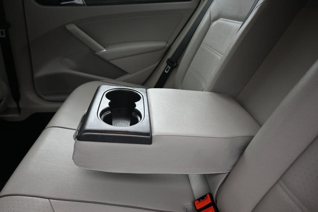 2017 Volkswagen Passat 1.8T SE, photo 33 of 56
