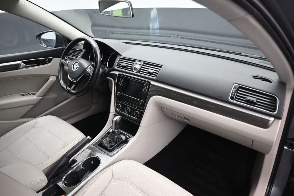 2017 Volkswagen Passat 1.8T SE, photo 43 of 56
