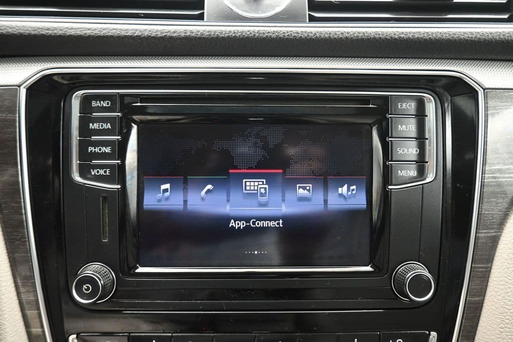 2017 Volkswagen Passat 1.8T SE, photo 18 of 56