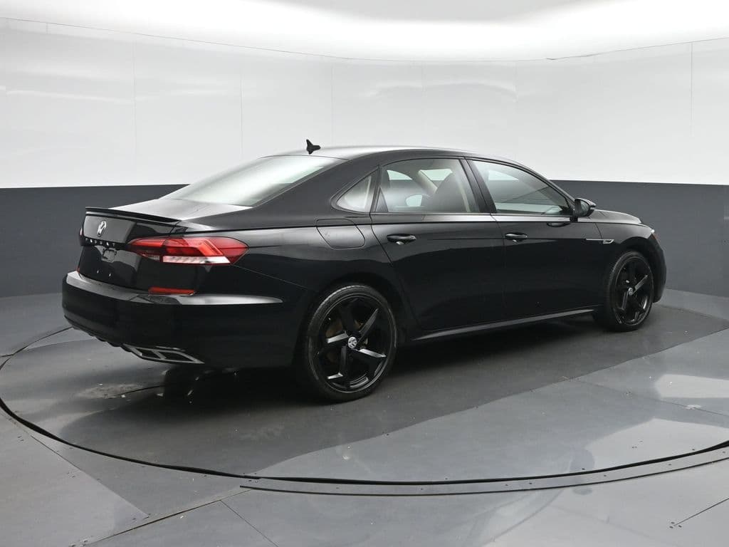 2020 Volkswagen Passat 2.0T R-Line, photo 7 of 62