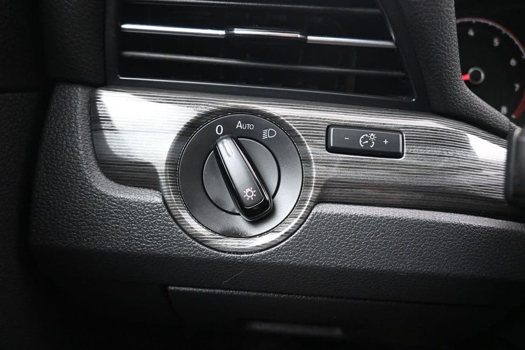2020 Volkswagen Passat 2.0T R-Line, photo 27 of 62