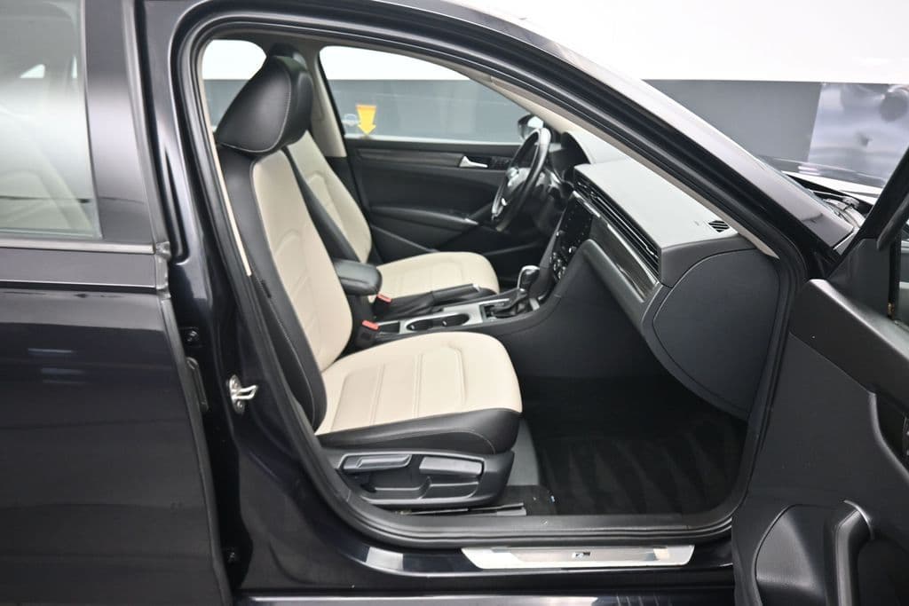 2020 Volkswagen Passat 2.0T R-Line, photo 44 of 62