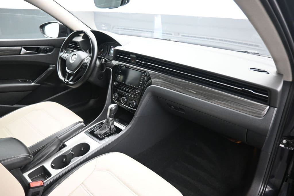 2020 Volkswagen Passat 2.0T R-Line, photo 45 of 62