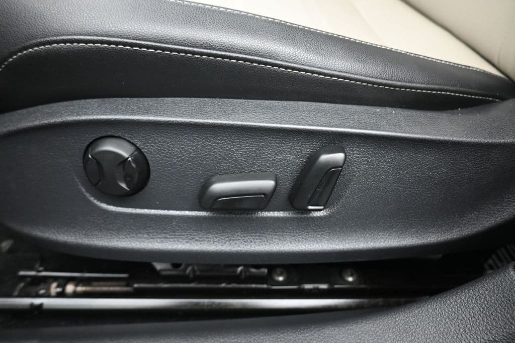 2020 Volkswagen Passat 2.0T R-Line, photo 12 of 62