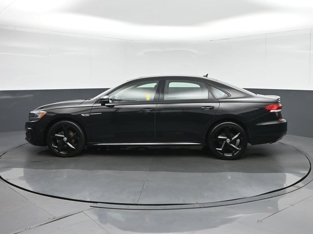 2020 Volkswagen Passat 2.0T R-Line, photo 4 of 62