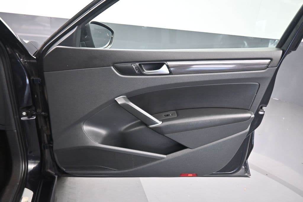 2020 Volkswagen Passat 2.0T R-Line, photo 42 of 62
