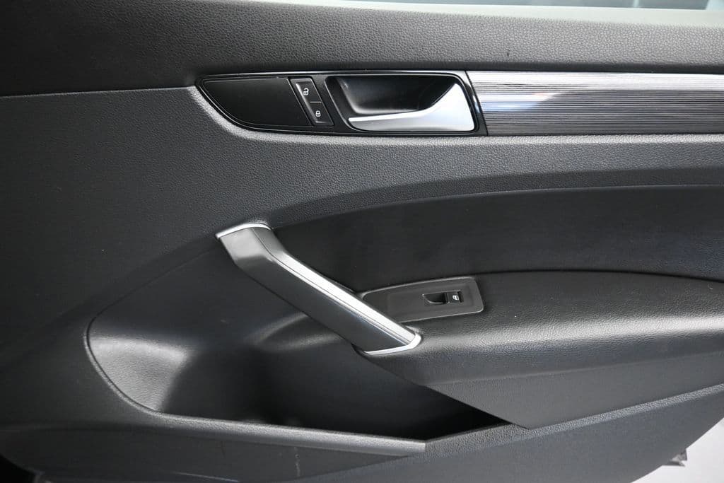 2020 Volkswagen Passat 2.0T R-Line, photo 43 of 62