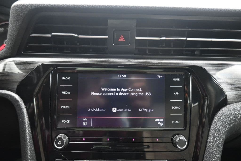 2020 Volkswagen Passat 2.0T R-Line, photo 16 of 62