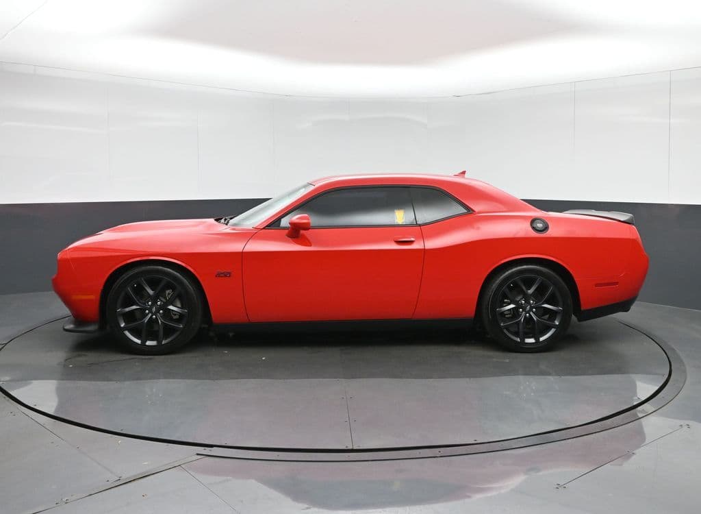 2022 Dodge Challenger R/T, photo 4 of 58