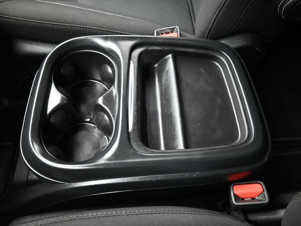 2024 Chrysler Pacifica Touring, photo 29 of 75