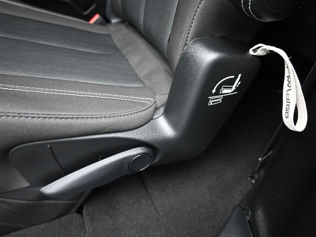 2024 Chrysler Pacifica Touring, photo 36 of 75