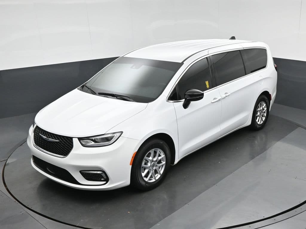 2024 Chrysler Pacifica Touring, photo 73 of 75