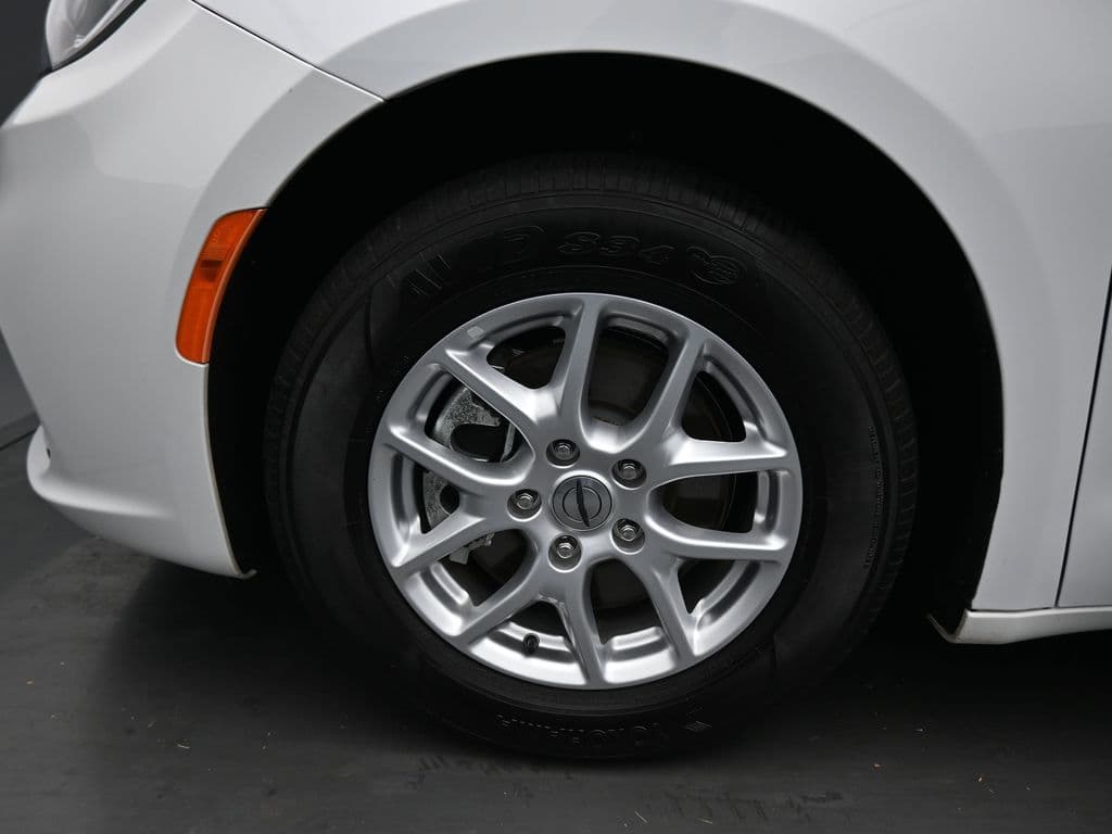 2024 Chrysler Pacifica Touring, photo 66 of 75