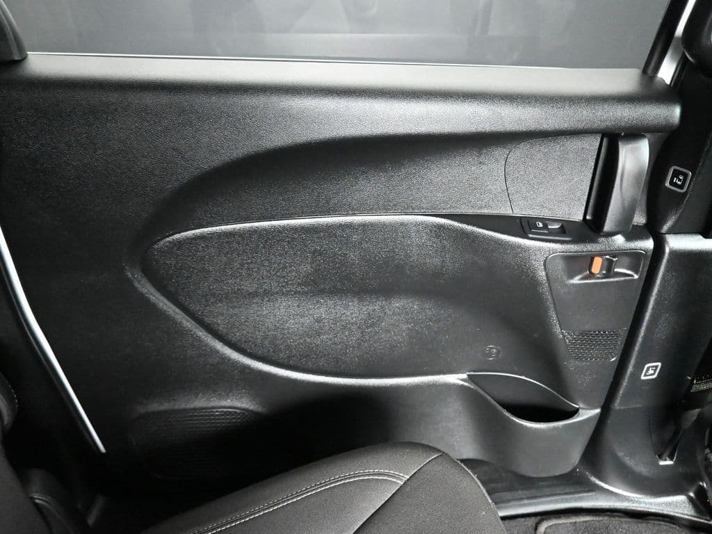 2024 Chrysler Pacifica Touring, photo 49 of 75