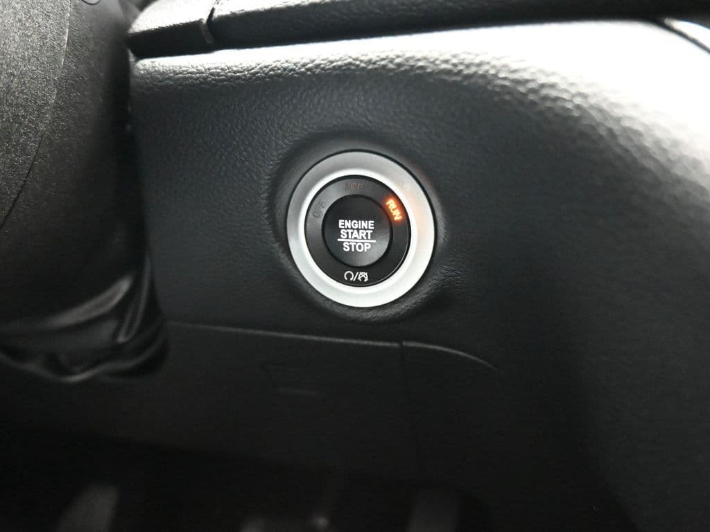 2024 Chrysler Pacifica Touring, photo 25 of 75