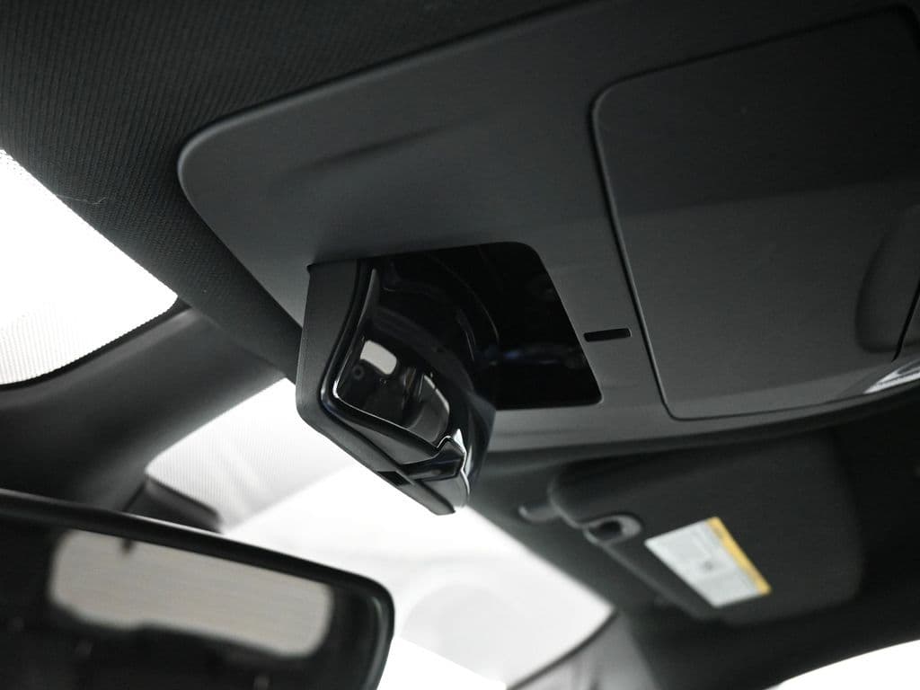 2024 Chrysler Pacifica Touring, photo 30 of 75
