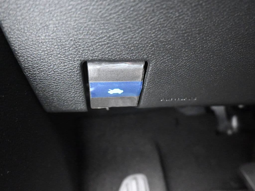 2024 Chrysler Pacifica Touring, photo 33 of 75