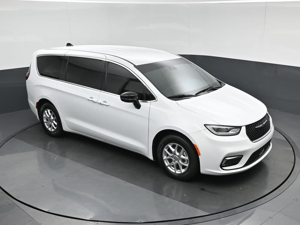 2024 Chrysler Pacifica Touring, photo 72 of 75
