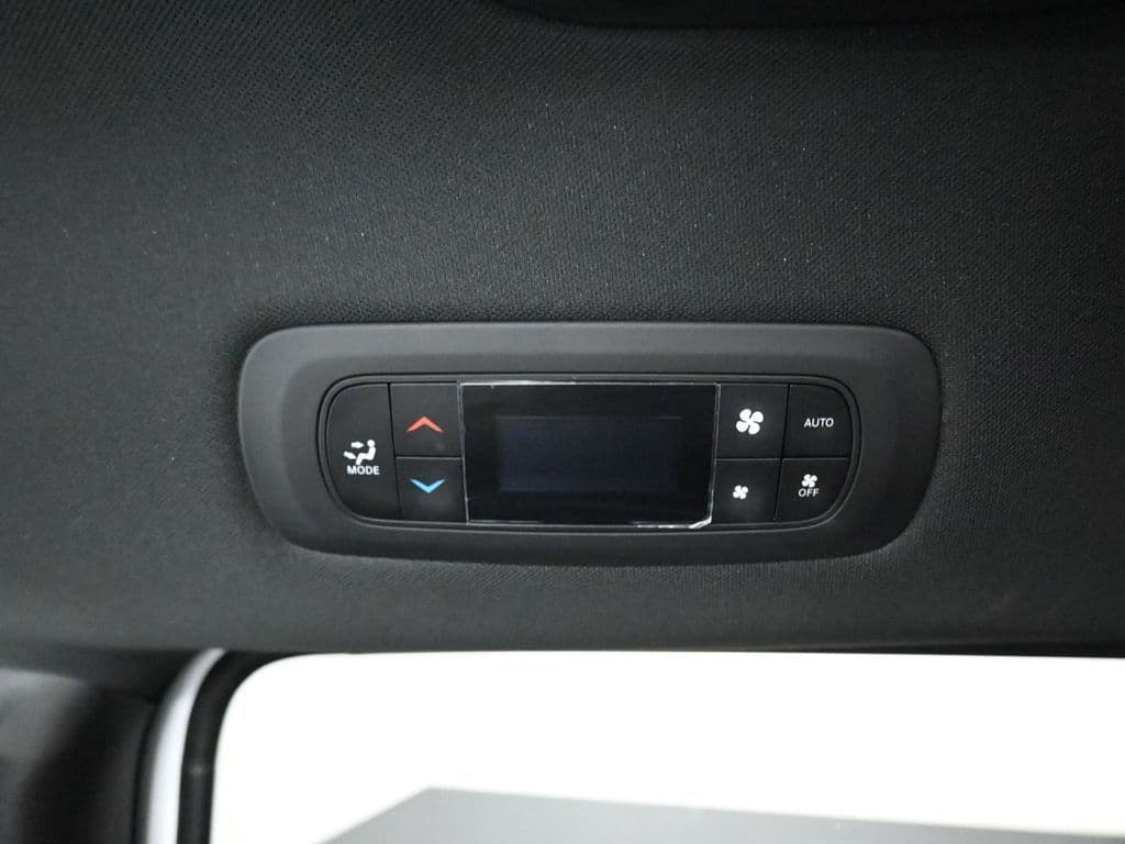 2024 Chrysler Pacifica Touring, photo 37 of 75