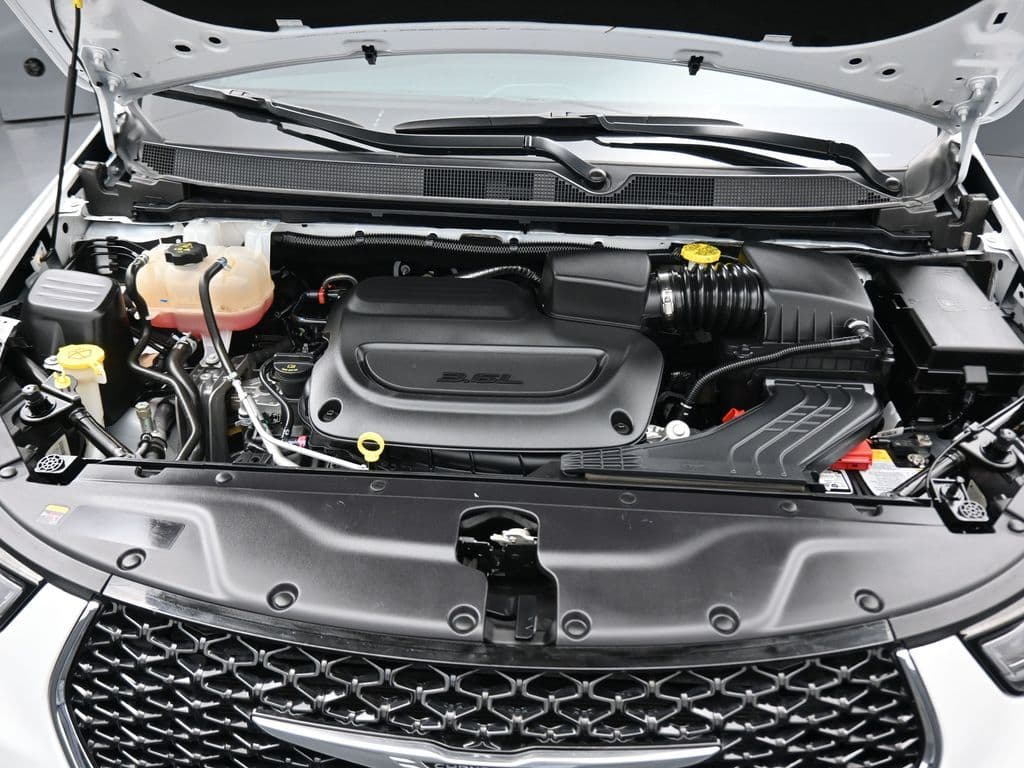 2024 Chrysler Pacifica Touring, photo 64 of 75