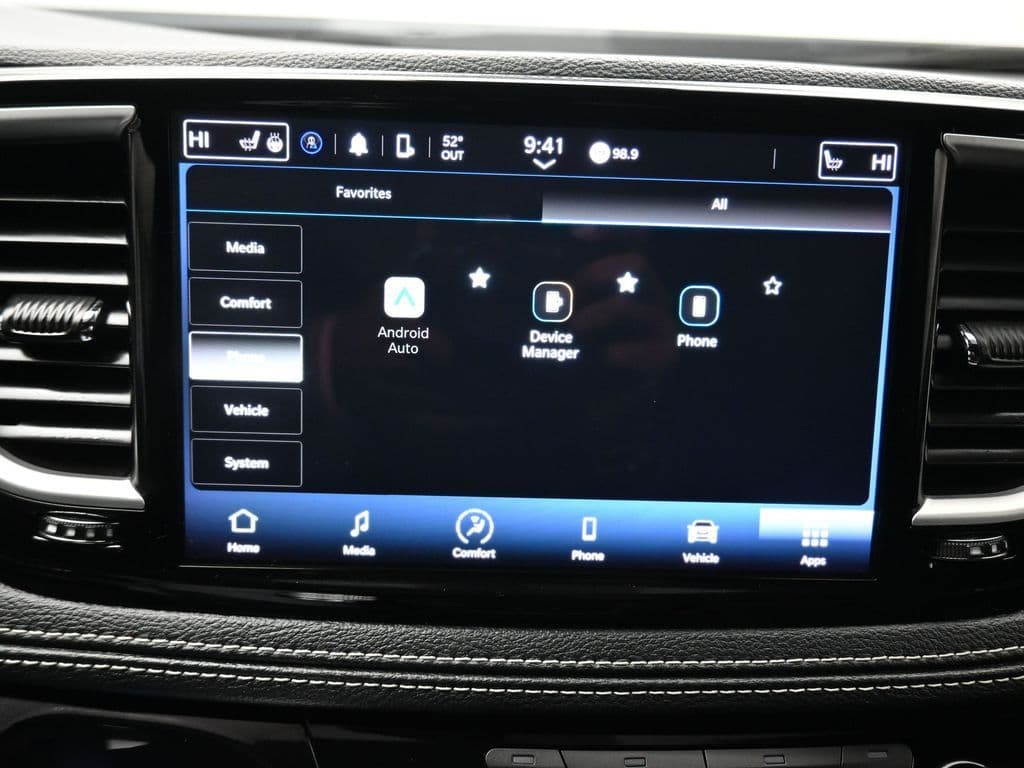 2024 Chrysler Pacifica Touring, photo 21 of 75