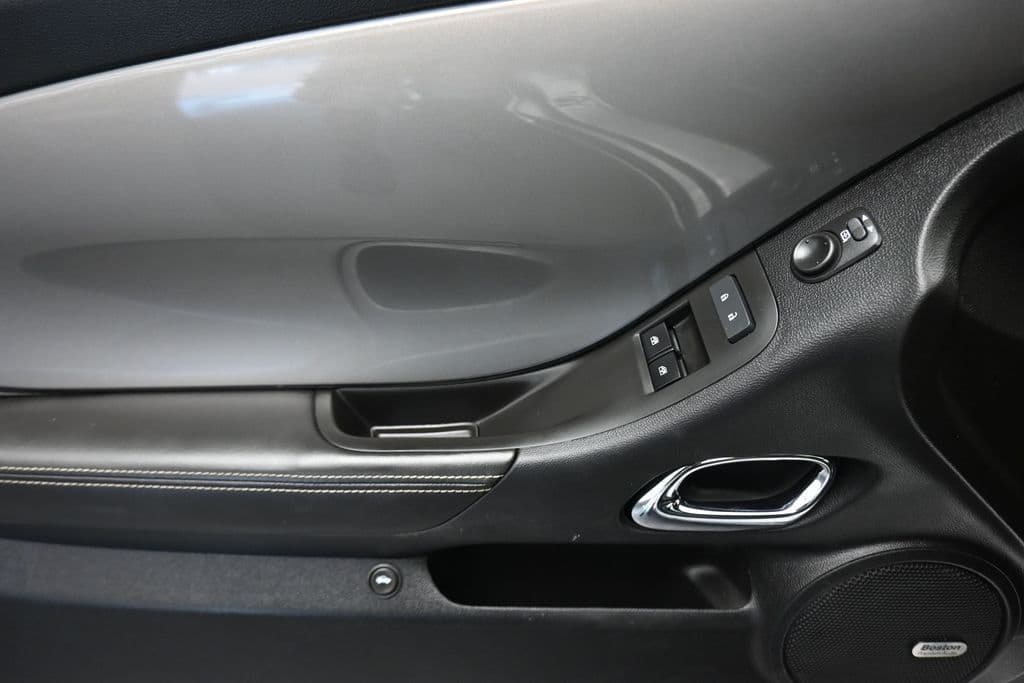2014 Chevrolet Camaro 2LT, photo 10 of 49