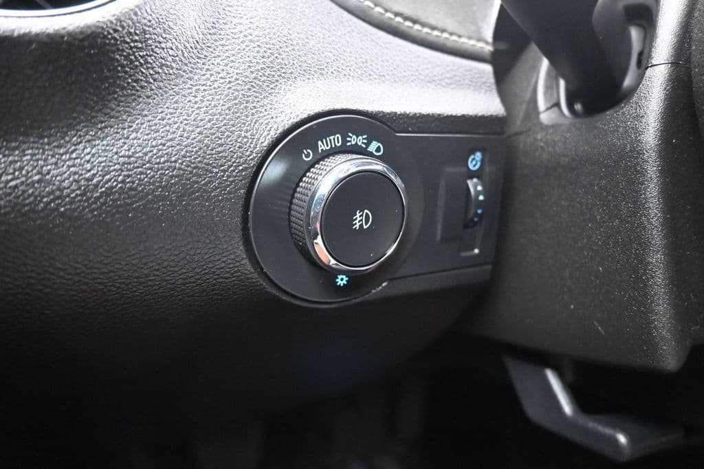 2014 Chevrolet Camaro 2LT, photo 27 of 49