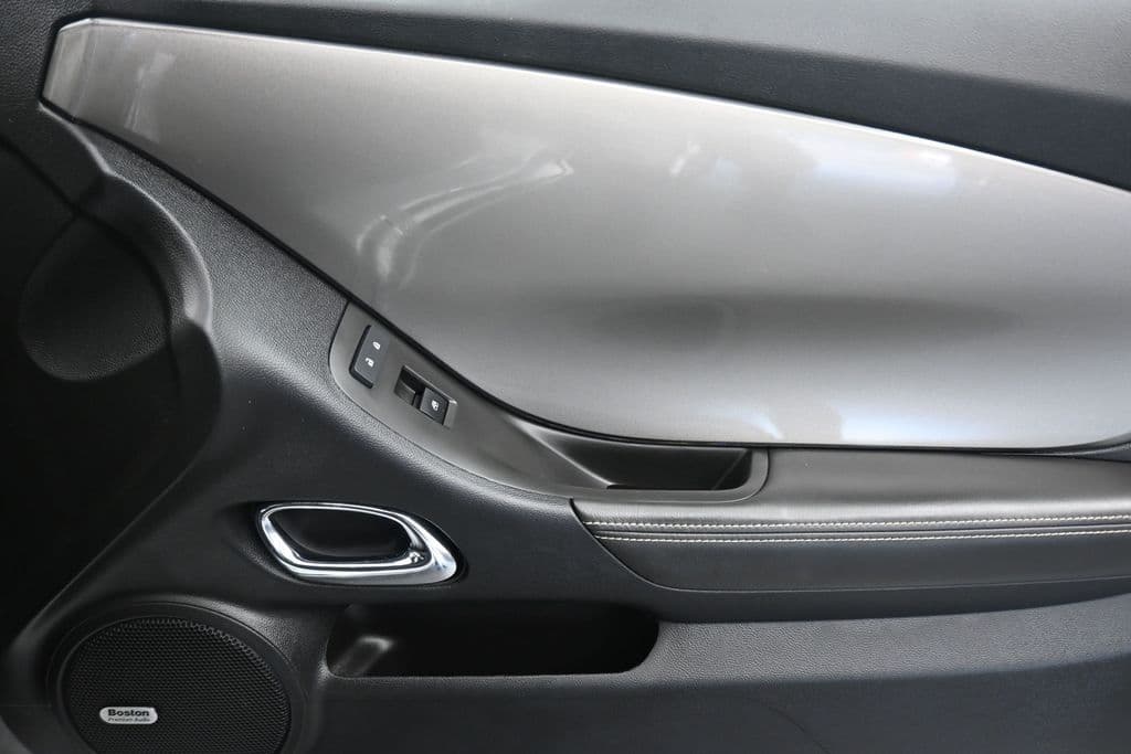 2014 Chevrolet Camaro 2LT, photo 34 of 49