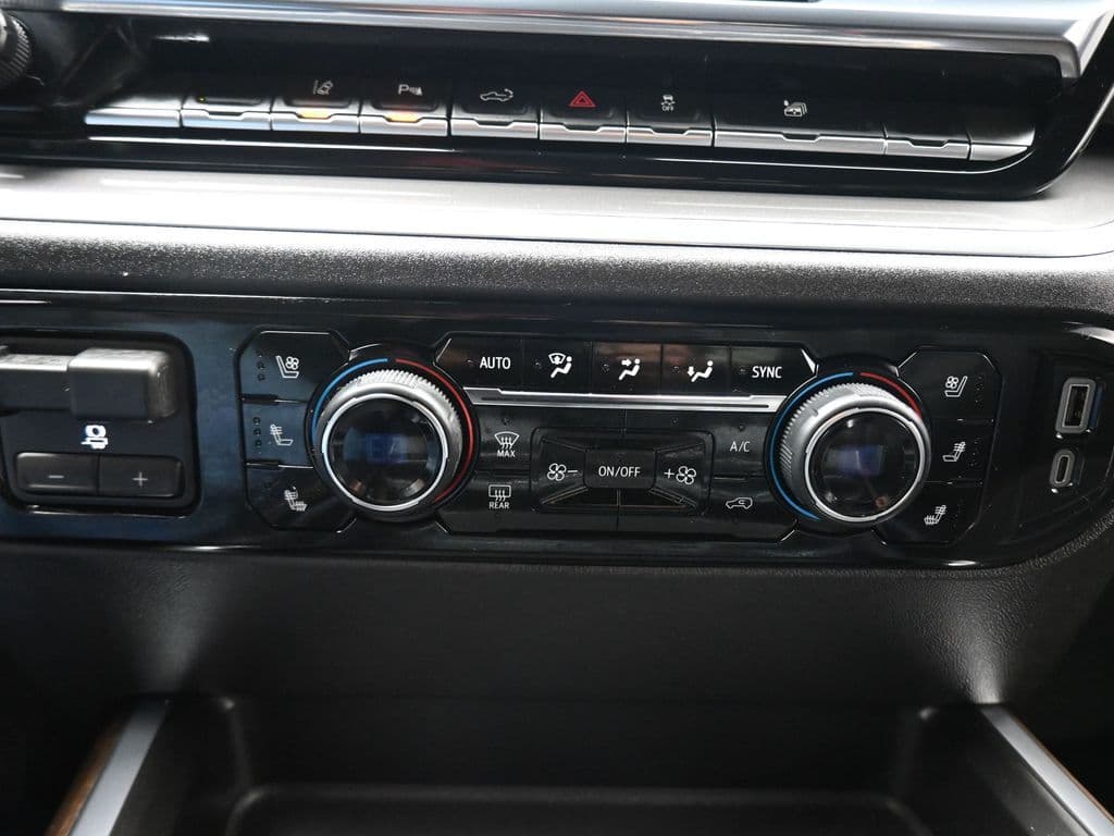 2025 Chevrolet Silverado 2500HD High Country, photo 28 of 72