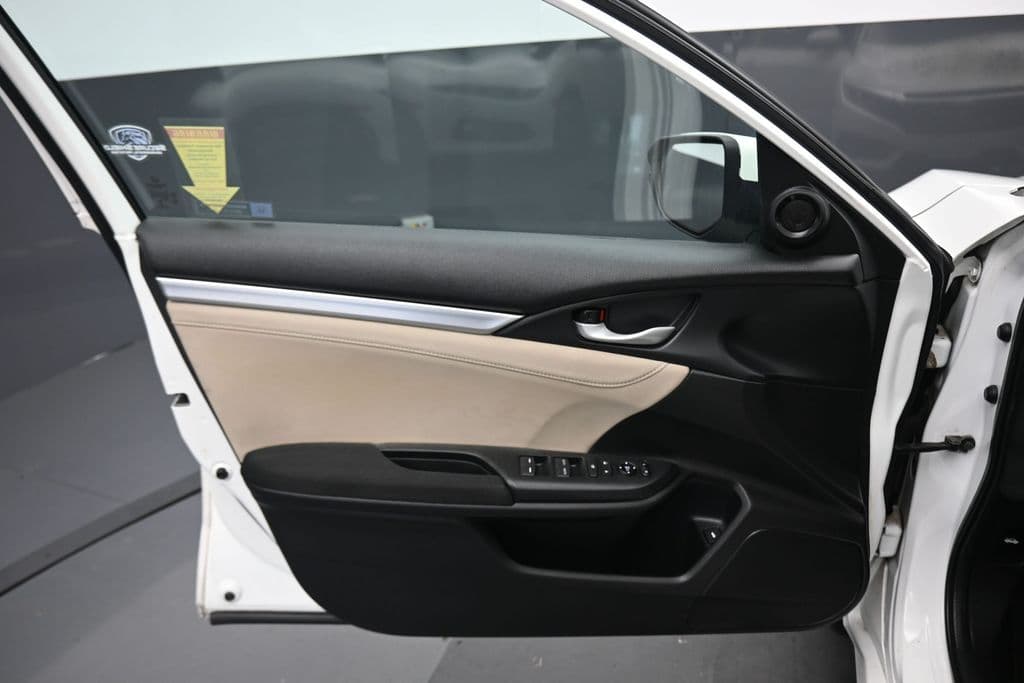 2016 Honda Civic EX-T, photo 9 of 60