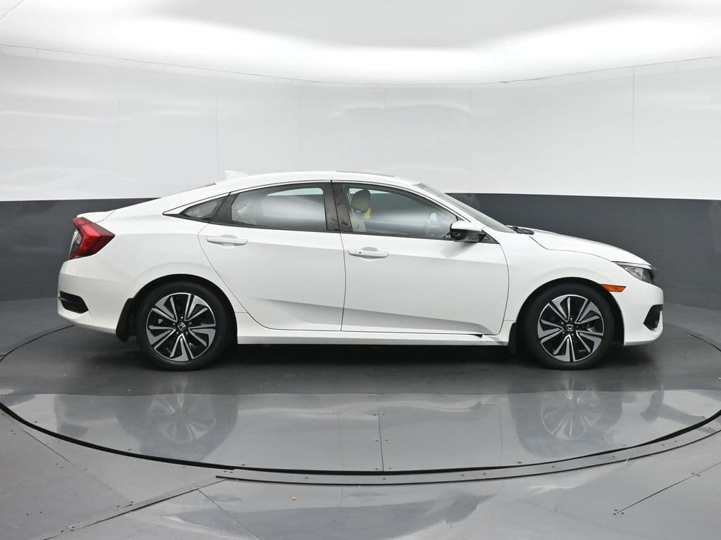 2016 Honda Civic EX-T, photo 8 of 60