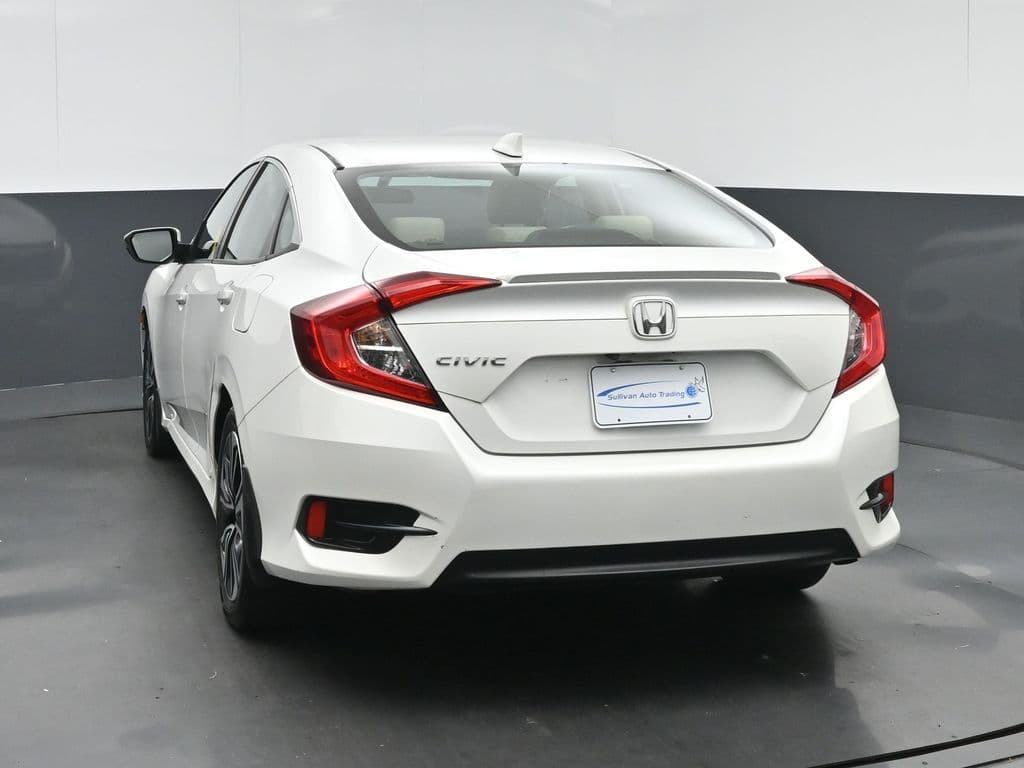 2016 Honda Civic EX-T, photo 5 of 60