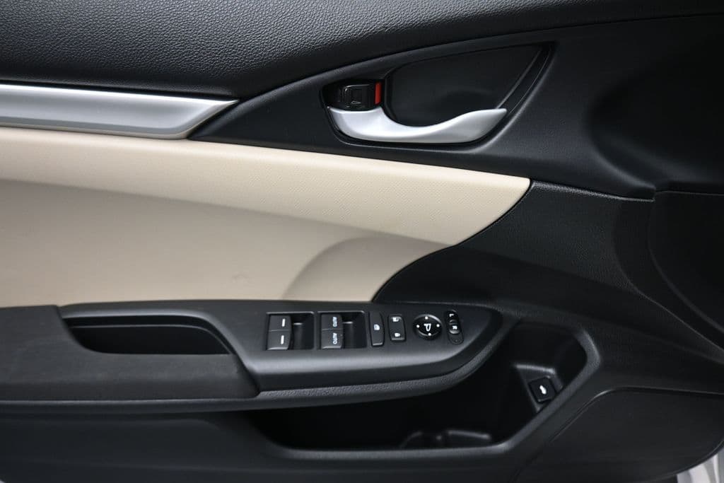 2018 Honda Civic LX, photo 10 of 55