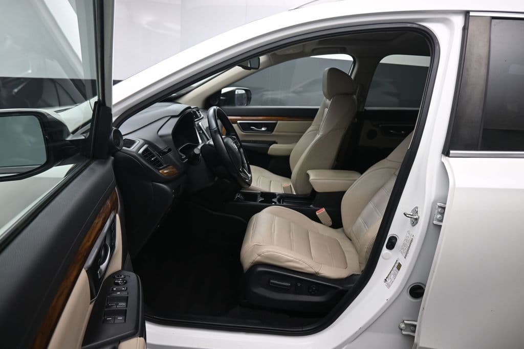 2018 Honda CR-V Touring, photo 11 of 64