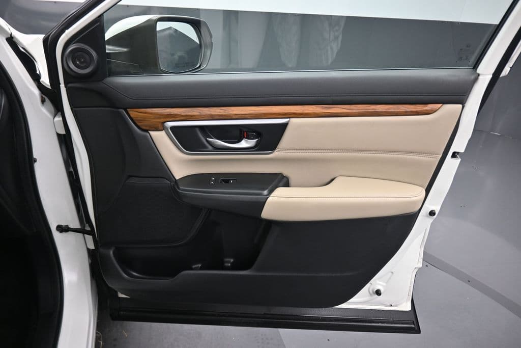 2018 Honda CR-V Touring, photo 41 of 64