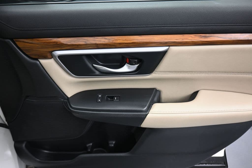 2018 Honda CR-V Touring, photo 42 of 64