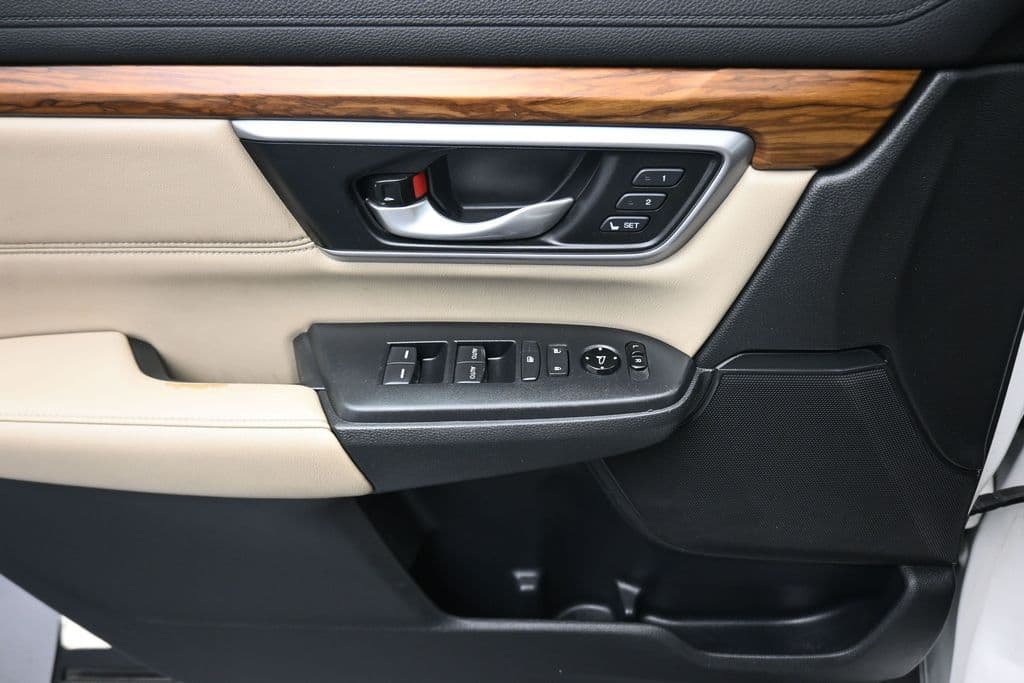 2018 Honda CR-V Touring, photo 10 of 64