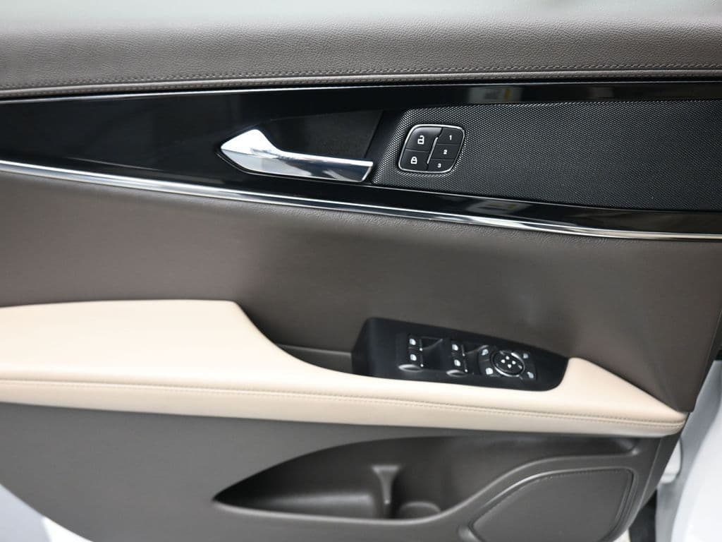 2022 Lincoln Nautilus Standard, photo 10 of 63