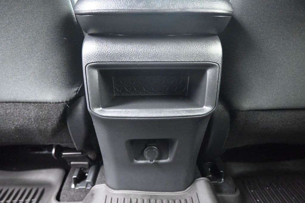 2021 Toyota RAV4 LE, photo 31 of 55