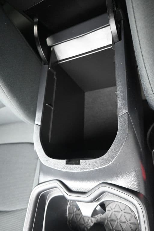 2021 Toyota RAV4 LE, photo 22 of 55