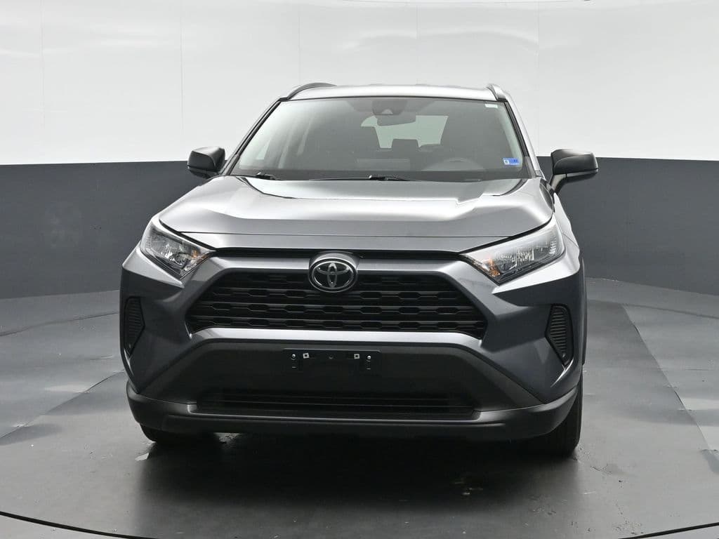 2021 Toyota RAV4 LE, photo 2 of 55