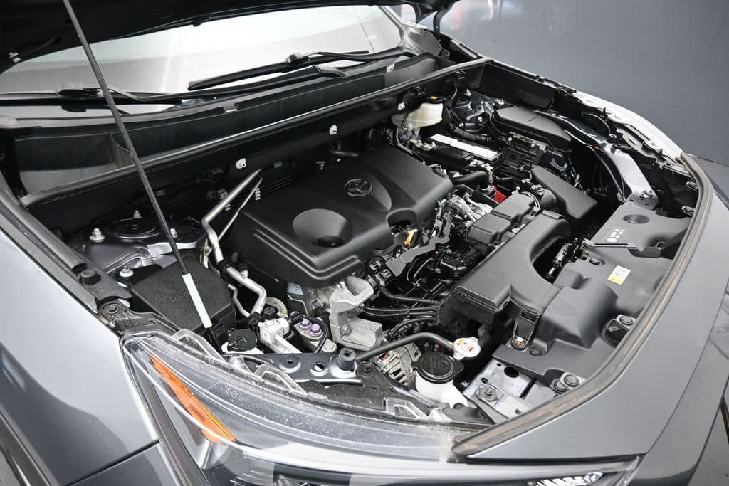 2021 Toyota RAV4 LE, photo 43 of 55