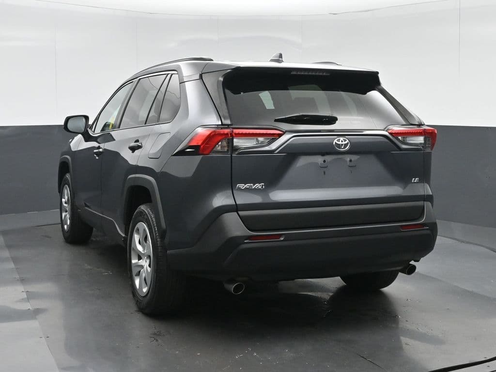 2021 Toyota RAV4 LE, photo 5 of 55