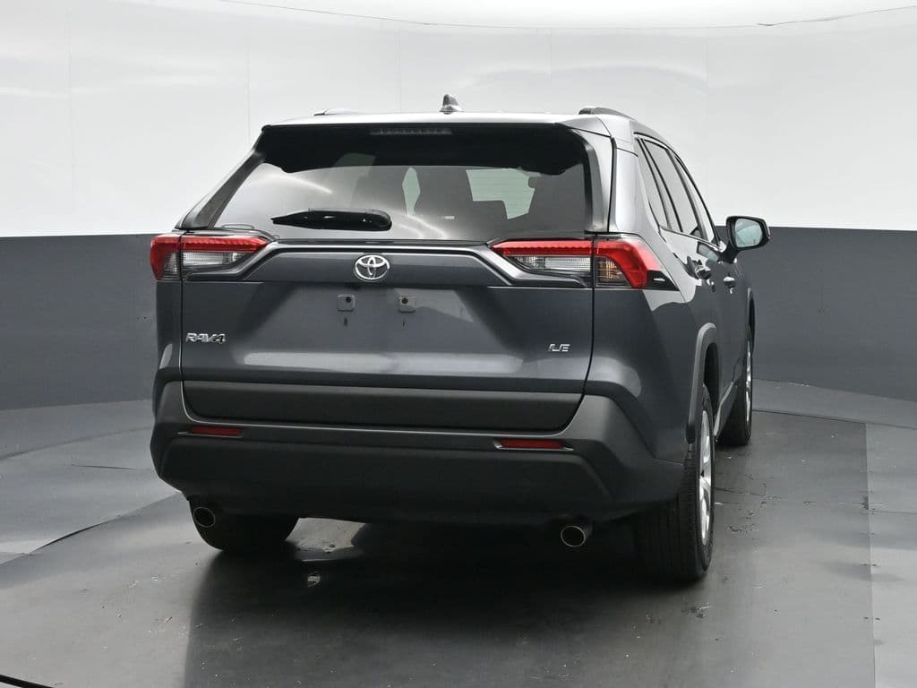 2021 Toyota RAV4 LE, photo 6 of 55