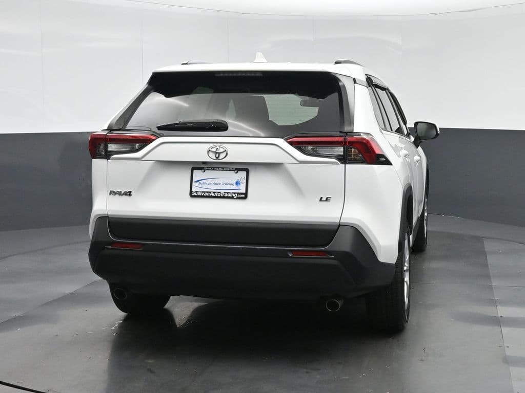 2019 Toyota RAV4 LE, photo 6 of 55