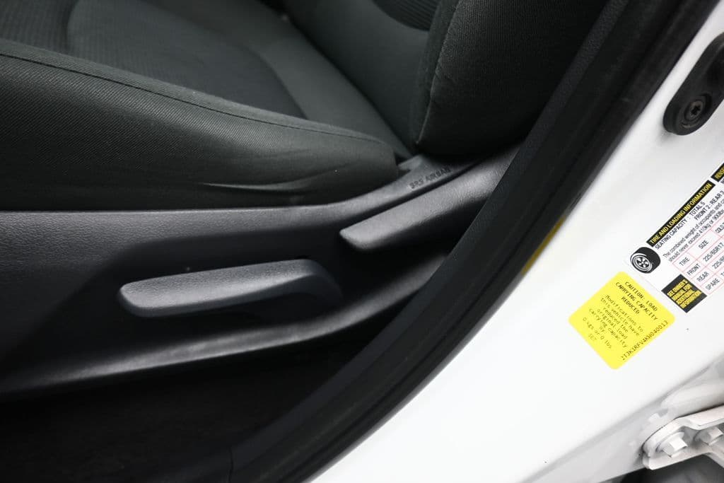 2019 Toyota RAV4 LE, photo 12 of 55