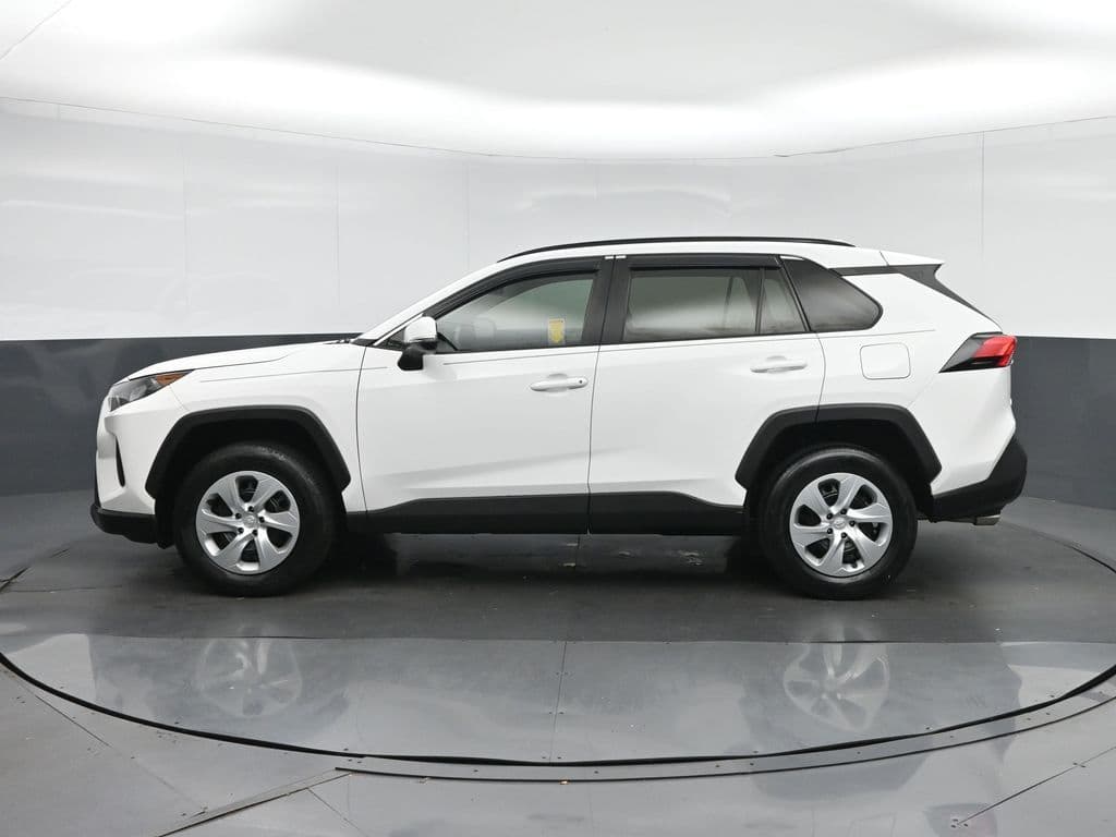 2019 Toyota RAV4 LE, photo 4 of 55
