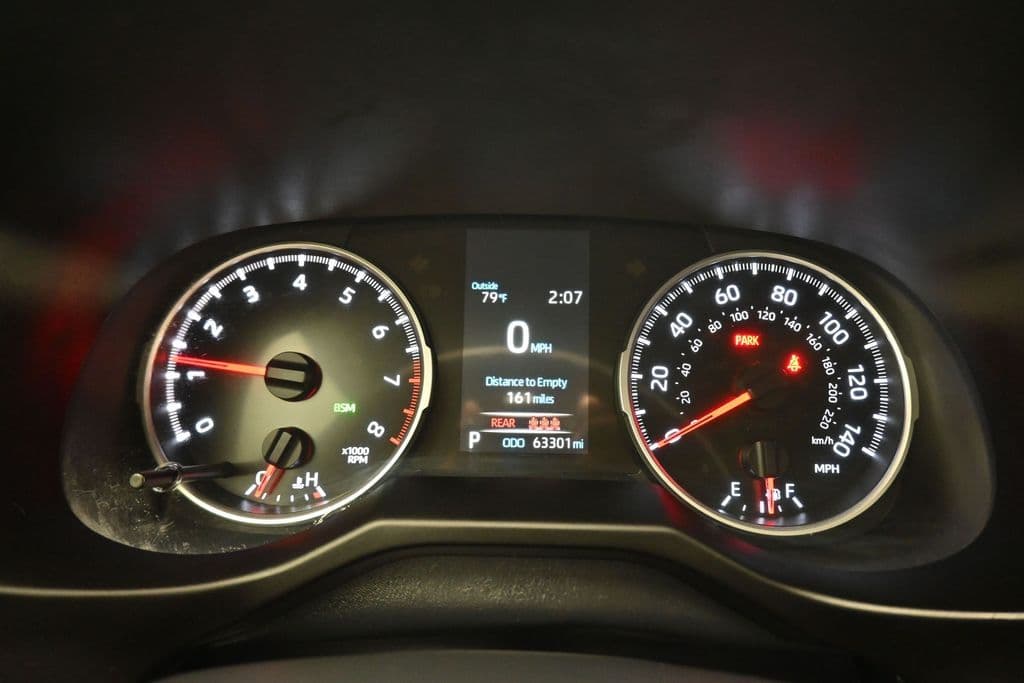 2019 Toyota RAV4 LE, photo 15 of 55